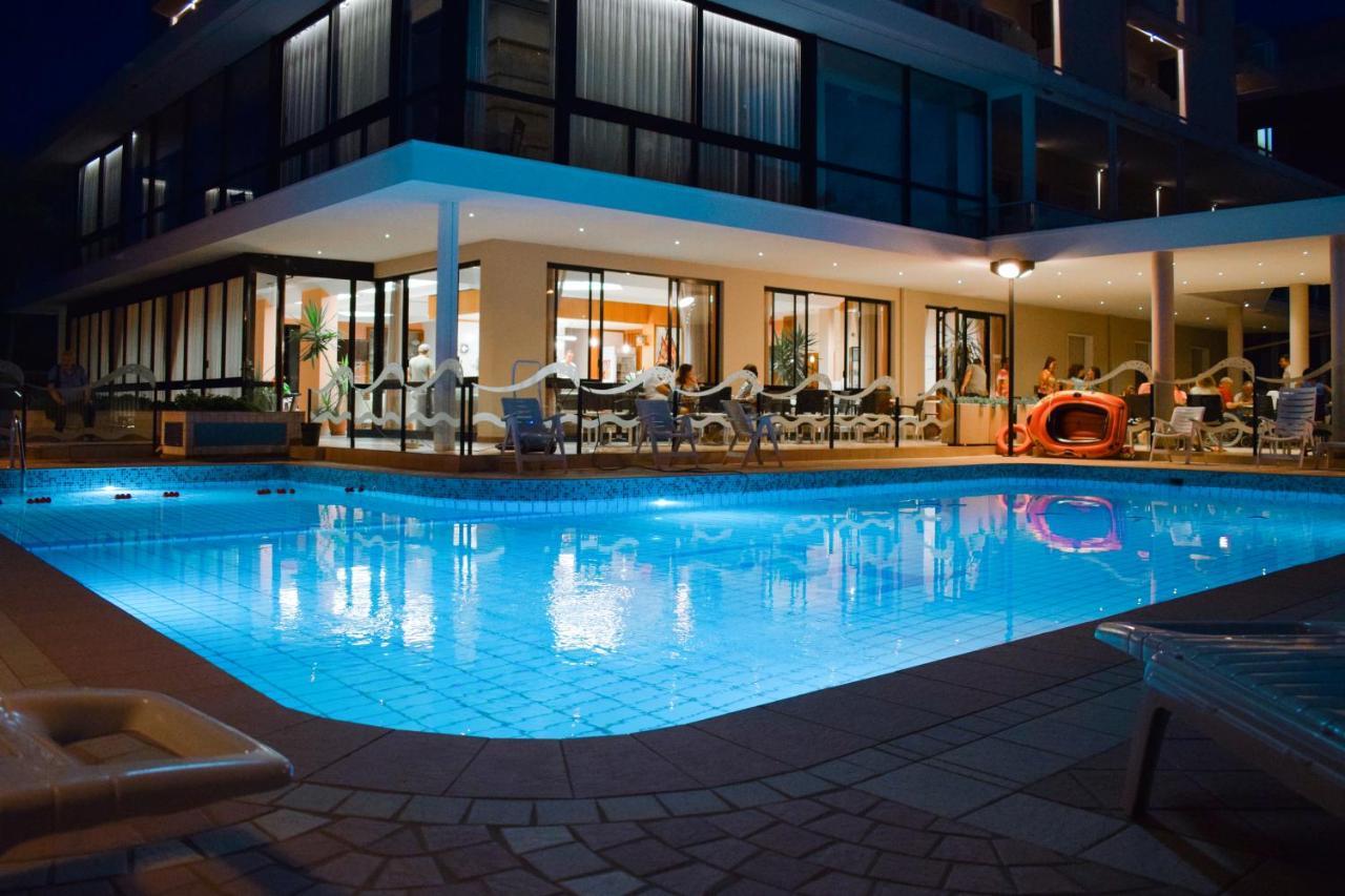 Hotel Universal Bellaria-Igea Marina Buitenkant foto